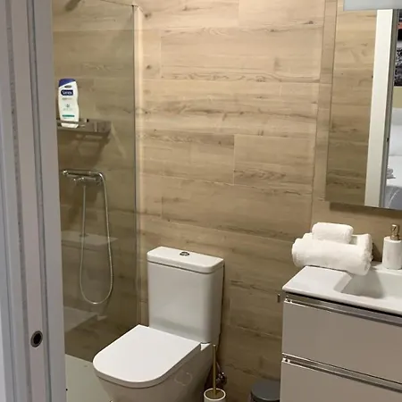 Rooms Laredo בית הארחה *